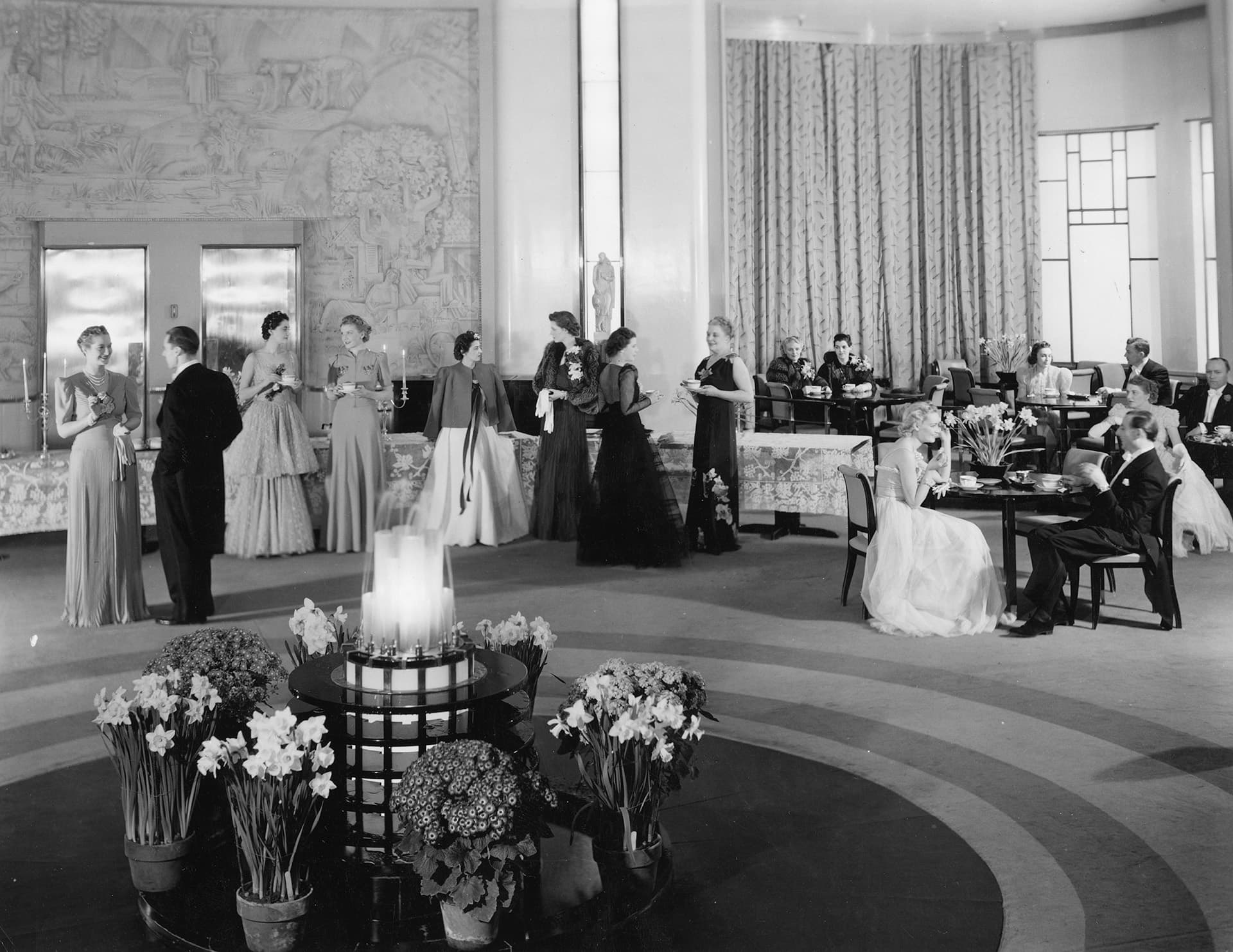 A flower show in the Round Room, c. late 1930s